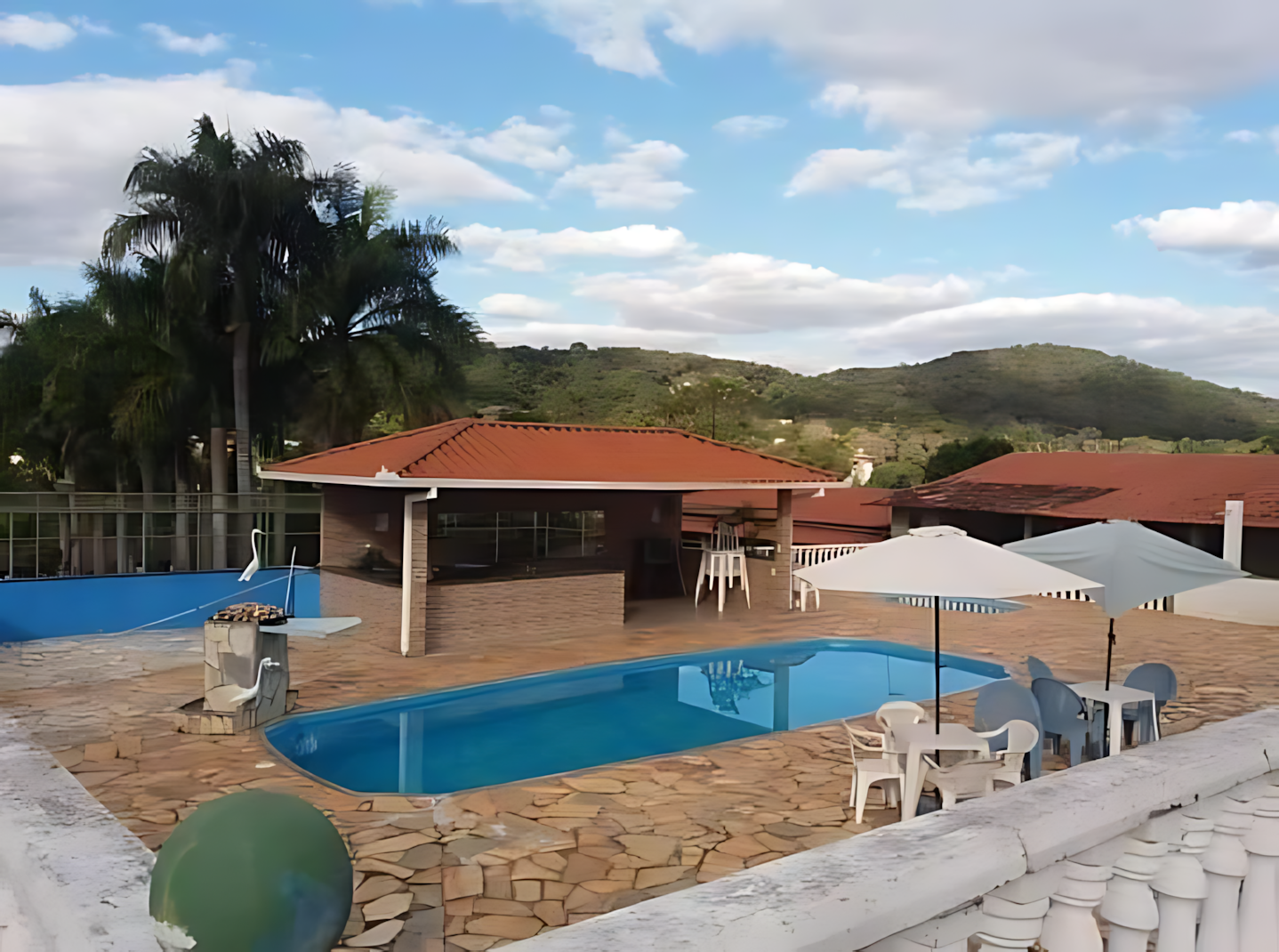 Área de lazer e piscina